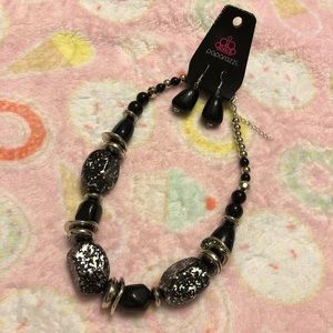 Paparazzi Necklace & Earring Set